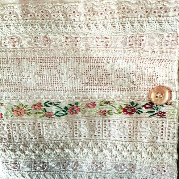 Carolina Colours Plus Light Pink Lace Floral Button Up Collared Top Size 24W - Picture 4 of 6